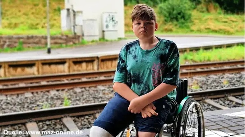 Deutsche Bahn lässt Rollstuhlfahrer auf Klassenfahrt am Bahnsteig zurück, Birkenwerder